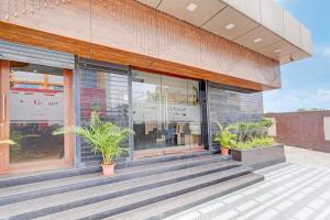 Exteriér nebo vchod ubytování Collection O Eswar Grand Residency