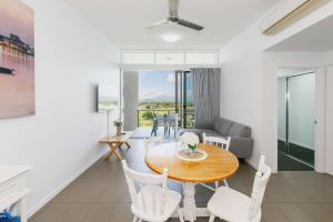 Gallery image of Home To Holiday at Holborn Apartments in Townsville