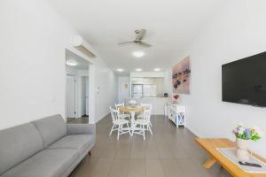 Gallery image of Home To Holiday at Holborn Apartments in Townsville