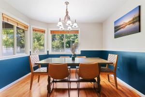 Φωτογραφία από το άλμπουμ του Family home in desirable neighborhood with pool ac σε Meridian