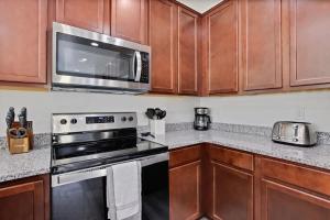 Η κουζίνα ή μικρή κουζίνα στο Charming Centrally Located Treasure Valley Custom +60 φωτογραφίες