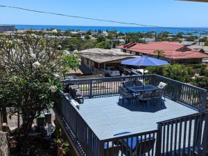 Balkoni atau teres di Panoramic Viewhouse Only 2-min Drive To Beach!