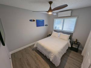Katil atau katil-katil dalam bilik di Panoramic Viewhouse Only 2-min Drive To Beach!