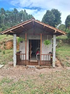 O edifício em que o camping se localiza