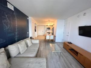 TV o dispositivi per l'intrattenimento presso Miami Beach Luxury Apt 1B 1B with Beach Service