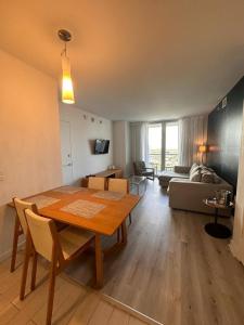 Area soggiorno di Miami Beach Luxury Apt 1B 1B with Beach Service