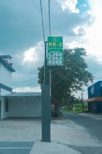 Certifikát, hodnocení, plakát nebo jiný dokument vystavený v ubytování RR -2 Syariah Hotel SLG