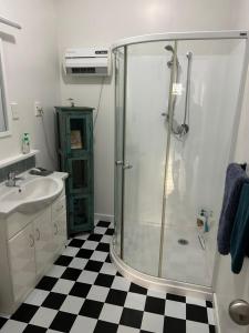 Ένα μπάνιο στο Clara Rose Apartment