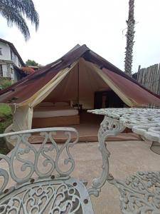 Budova, kde se the luxury tent nachází