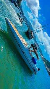 Φυσικό τοπίο κοντά σε αυτό το πλωτό κατάλυμα