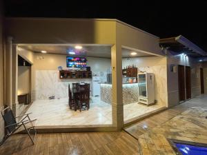 Μια τηλεόραση ή/και κέντρο ψυχαγωγίας στο Casa Galaxy