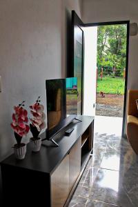 Afbeelding uit fotogalerij van Casa Lopez - Modern house in a natural setting in Tanque