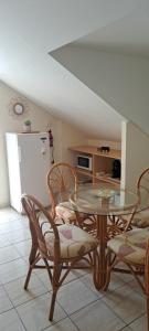 Köök või kööginurk majutusasutuses Logement spacieux deux pièces à Baie Mahault