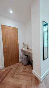Fotografie z fotogalerie ubytování Central Apartment- Stunning Sea Views- 100m to Beach- Brand New for 2025- Sleeps 6 v destinaci Newquay