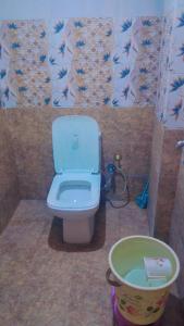Et badeværelse på Lakshman Guest House Varanasi