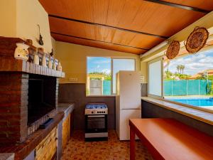 A television and/or entertainment centre at Cubo's Finca Megan