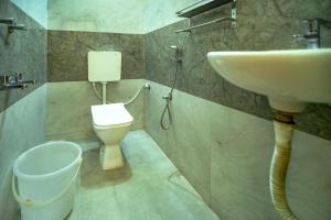 Koupelna v ubytování Bairava Bliss Inn - Rameswaram