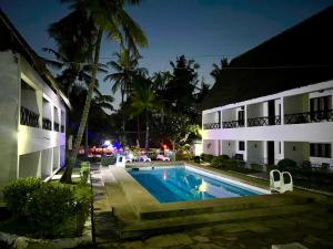 Bazén v ubytování Papillon Garden Bar Villas nebo v jeho okolí