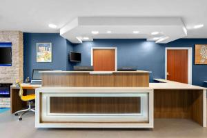 TV a/nebo společenská místnost v ubytování Microtel Inn & Suites by Wyndham Tulsa - Catoosa Route 66