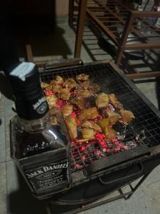 Kemudahan BBQ tersedia untuk tetamu di hotel
