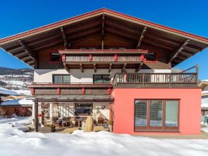 Balkón alebo terasa v ubytovaní Apartment in Bramberg am Wildkogel with balcony