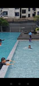 Bazén v ubytování ASTORIA AMPANG, 6Pax - Near KLCC, ZooNegara, AmpangPoint Mall nebo v jeho okolí