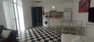 Kuchnia lub aneks kuchenny w obiekcie Casas y Patios de Sevilla
