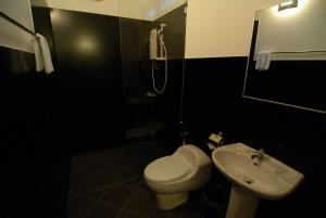 A bathroom at Casa Fina Fine Homes