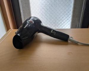 東京にある最大9名宿泊 東京の中心地 Okachimachi Staypiaのヘアドライヤー
