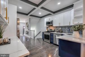 Cucina o angolo cottura di High level Where Sophistication meets Elegance