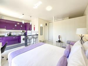 Η κουζίνα ή μικρή κουζίνα στο Alvor Sea View Lavender Studio