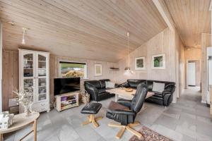 Χώρος καθιστικού στο Cozy Holiday Home With A Large Enclosed Terrace