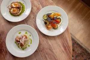 Φαγητό σε αυτό το πανδοχείο ή κάπου εκεί κοντά +35 φωτογραφίες