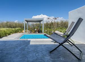 Fotografie z fotogalerie ubytování The Nine Graces- Chloe, Charming Naxos Home with Pool & Garden v destinaci Kastraki Naxou