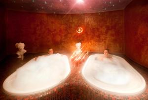 Koupelna v ubytování Hotel Schlosskrone
