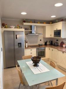 Kuchnia lub aneks kuchenny w obiekcie APARTAMENTO UXUE.