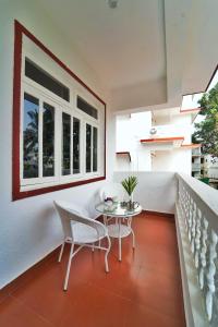 Maashpi Hotel & Resort, Candolim的休息区