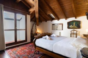 Voodi või voodid majutusasutuse Luxury Apartment between Como Lake and Valsassina toas
