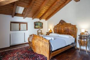 Voodi või voodid majutusasutuse Luxury Apartment between Como Lake and Valsassina toas