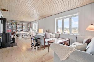 Gallery image of Lovely Holiday Home With 2 Bathrooms, Close To The North Sea in Lild Strand