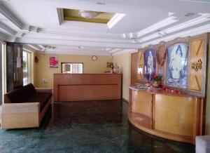 Ο χώρος του λόμπι ή της ρεσεψιόν στο Swamy Resort