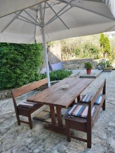 Imagem da galeria de Apartman Luce with shared pool em Zadar