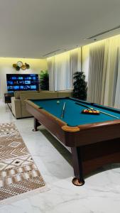 Biliár nebo kulečník v ubytování Neem Luxury Villa
