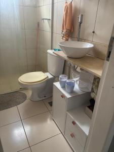 Koupelna v ubytování Apto dois quartos Px de tudo ideal pra cop