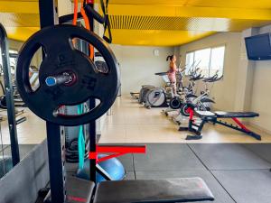 Posilňovňa alebo fitness centrum v ubytovaní Hotel Jardines de Uleta Suites