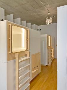 Kuchyň nebo kuchyňský kout v ubytování Heart of Gold Hostel Berlin