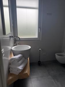 Koupelna v ubytování B&B Relax Rooms - Villa Murari Brà