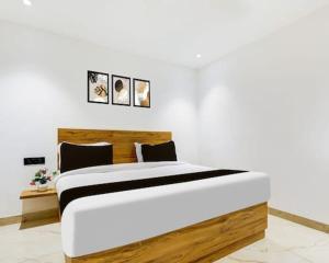 Postel nebo postele na pokoji v ubytování Hotel Star City Delhi -Free Airport Pickup