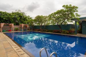 Bazen u ili blizu objekta BATIQA Hotel & Apartments Karawang