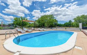 Bazén v ubytovaní Pet Friendly Home In Pridraga With Wifi alebo v jeho blízkosti